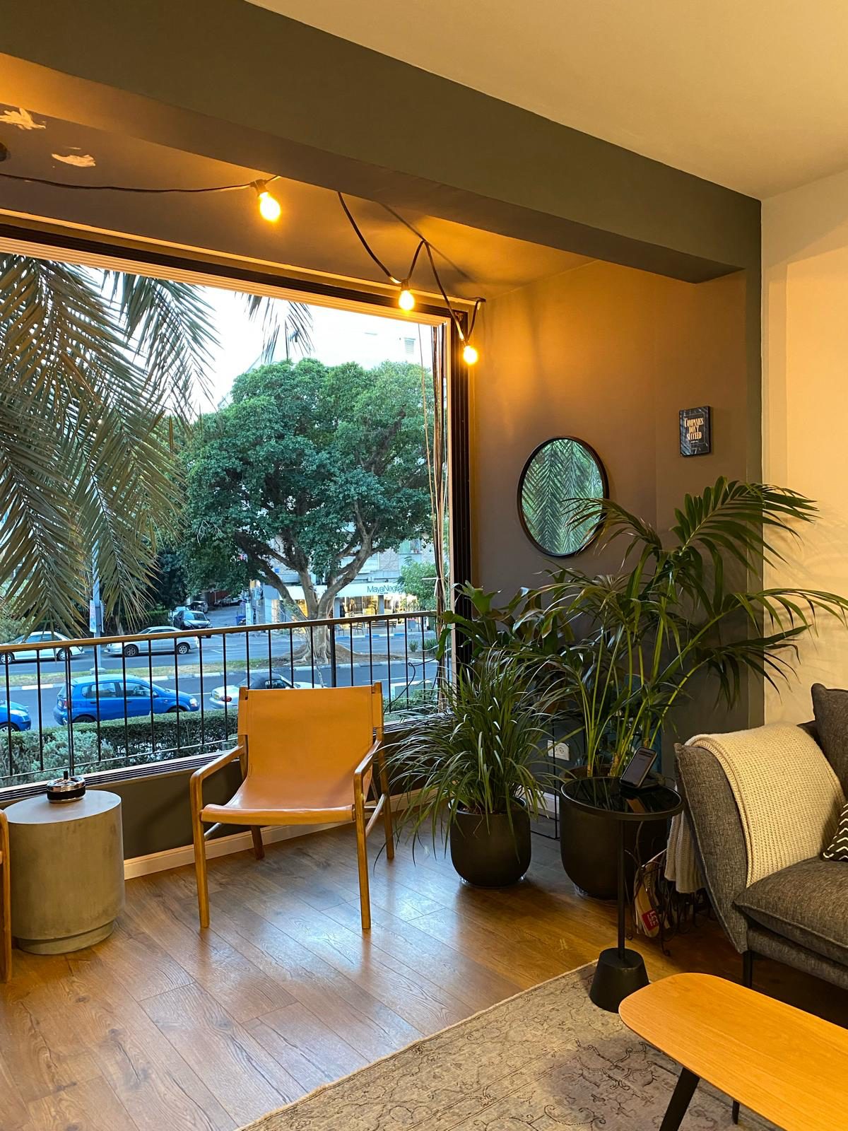 כאן גרים בכיף: דירה ישנה בלב תל אביב עברה שיפוץ והרחבה